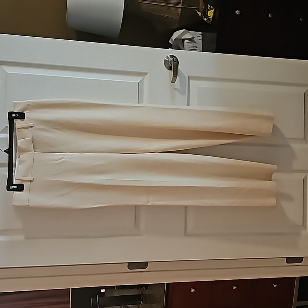 Ann Taylor size 6 off white dress pants